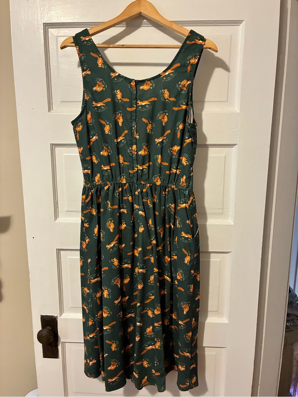 Retrolicious Green Squirrel Print Sleeveless Midi Dress - Picture 3 of 3